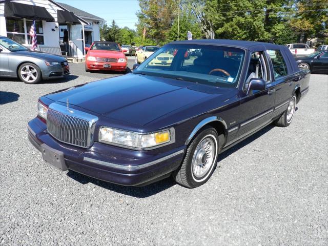 used 1997 Lincoln Town Car car, priced at $6,500