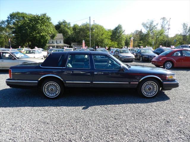 used 1997 Lincoln Town Car car, priced at $6,500