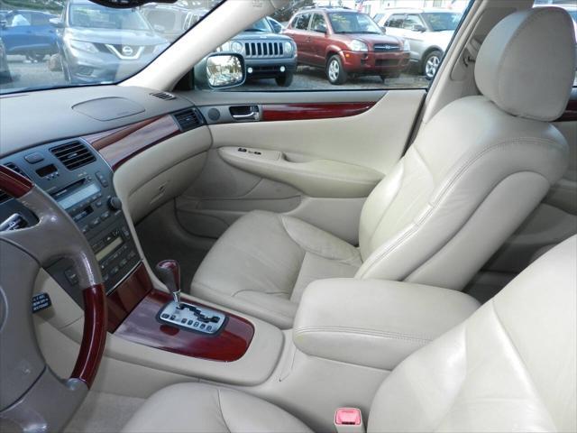 used 2004 Lexus ES 330 car, priced at $8,500