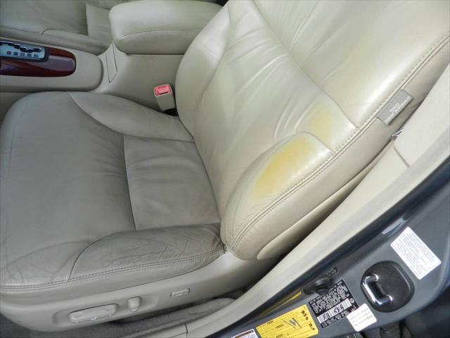 used 2004 Lexus ES 330 car, priced at $8,500