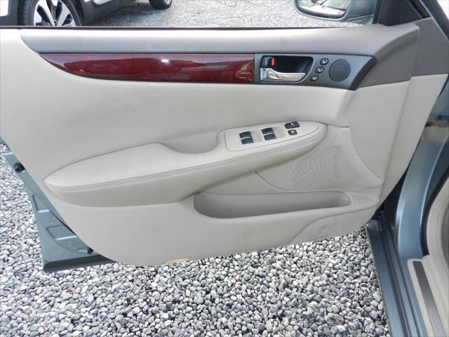 used 2004 Lexus ES 330 car, priced at $8,500