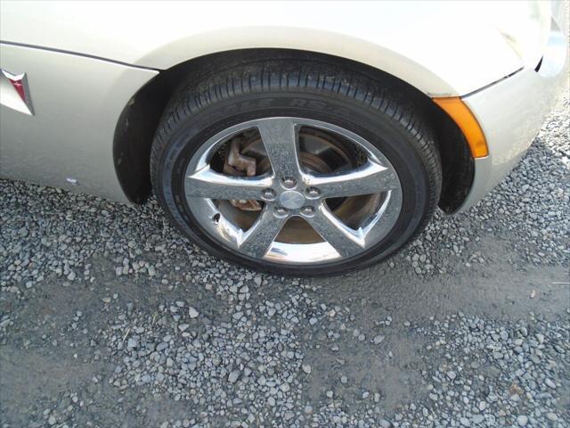 used 2006 Pontiac Solstice car, priced at $13,500