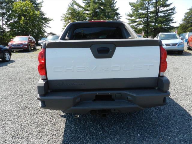 used 2002 Chevrolet Avalanche car, priced at $13,000