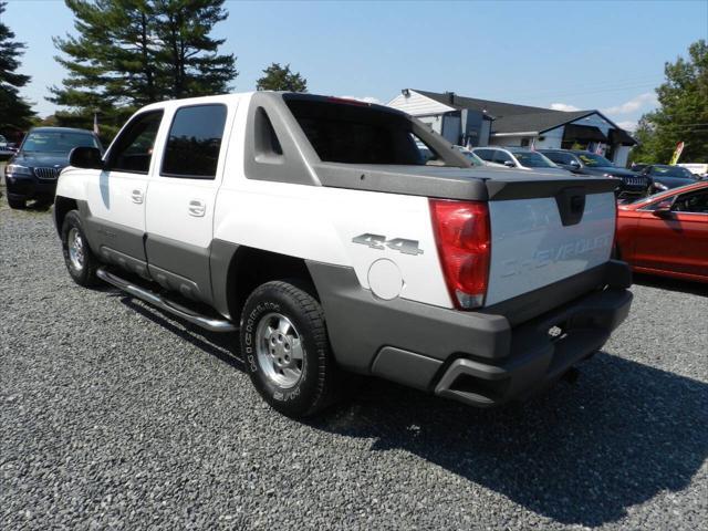 used 2002 Chevrolet Avalanche car, priced at $13,000