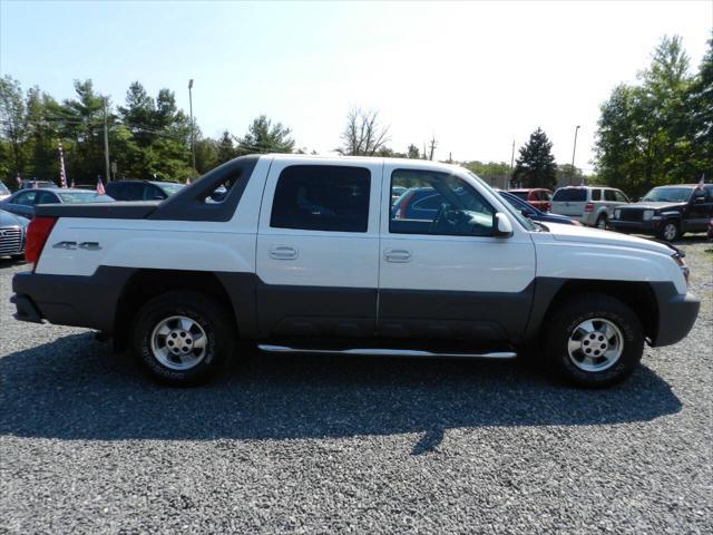 used 2002 Chevrolet Avalanche car, priced at $13,000