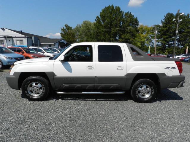 used 2002 Chevrolet Avalanche car, priced at $13,000