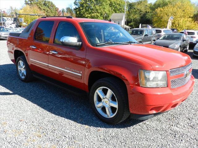 used 2009 Chevrolet Avalanche car, priced at $13,952