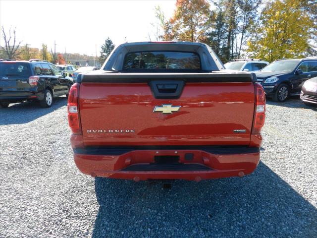 used 2009 Chevrolet Avalanche car, priced at $13,952