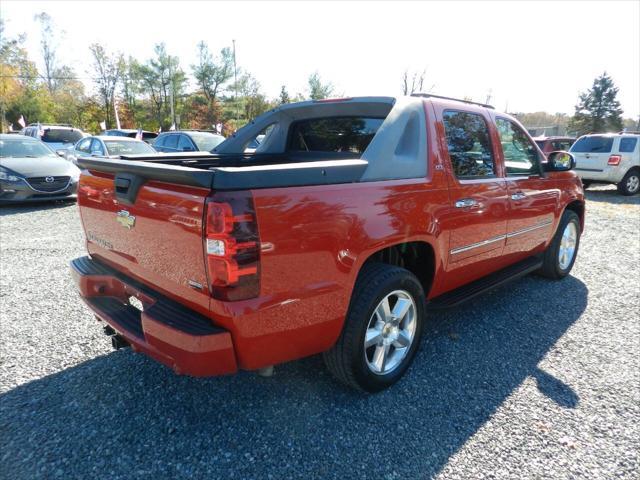 used 2009 Chevrolet Avalanche car, priced at $13,952