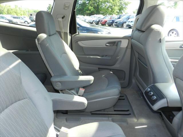 used 2013 Chevrolet Traverse car, priced at $6,500