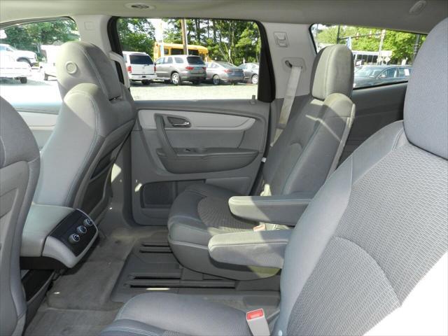 used 2013 Chevrolet Traverse car, priced at $6,500