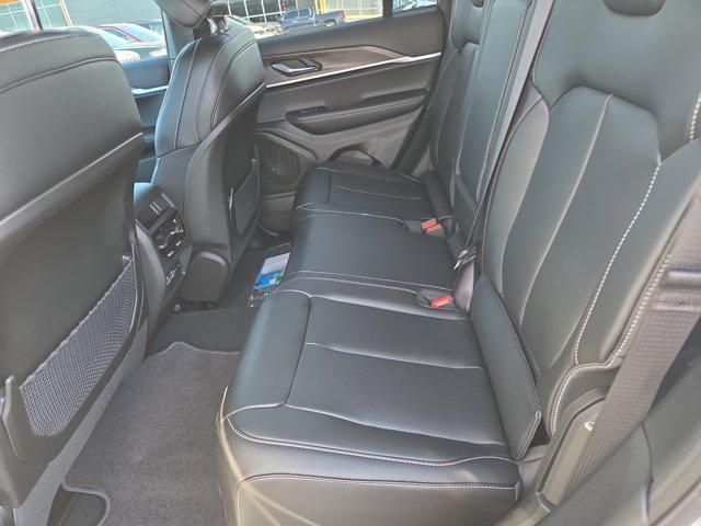new 2025 Jeep Grand Cherokee car, priced at $46,390