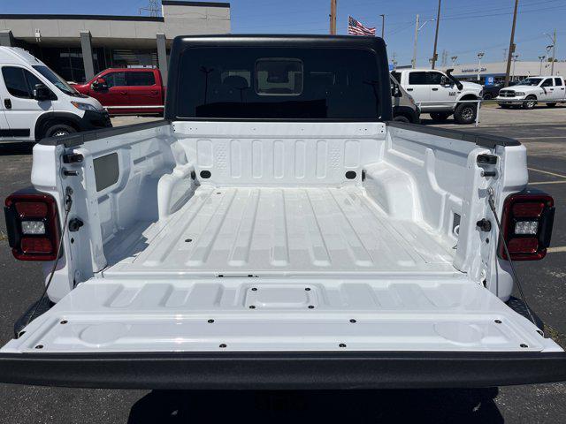 new 2025 Jeep Gladiator car, priced at $48,990