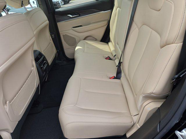 new 2025 Jeep Grand Cherokee car, priced at $49,980