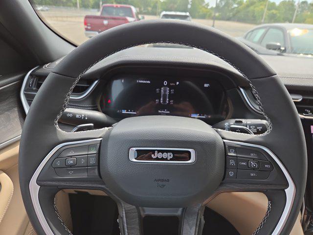 new 2025 Jeep Grand Cherokee car, priced at $49,980