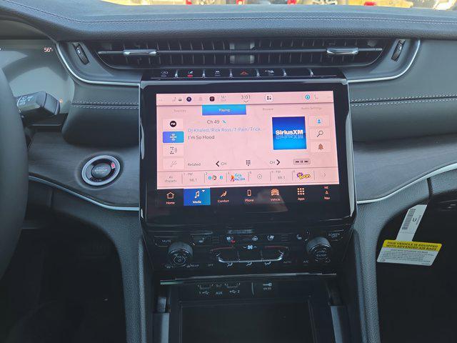 new 2025 Jeep Grand Cherokee car, priced at $50,410