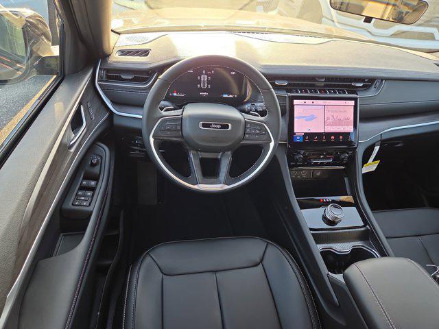 new 2025 Jeep Grand Cherokee car, priced at $40,999