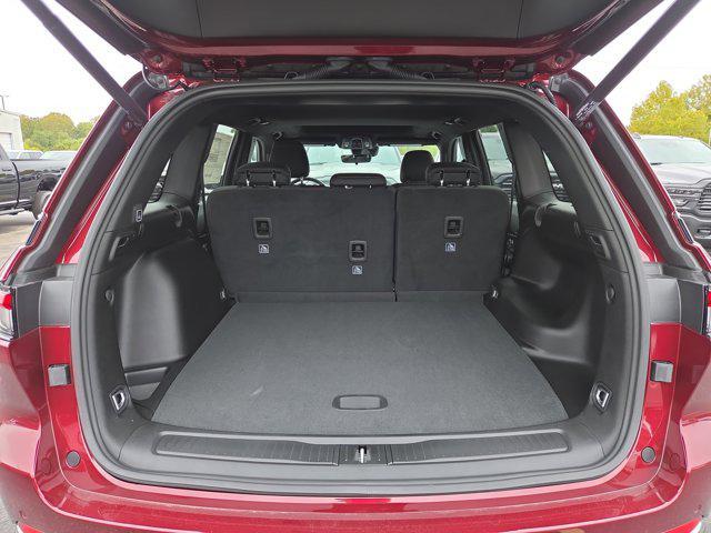 new 2025 Jeep Grand Cherokee car, priced at $38,920