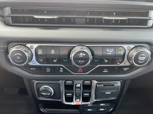 new 2025 Jeep Gladiator car, priced at $48,182