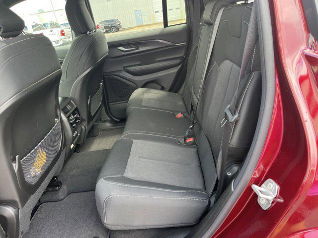 new 2025 Jeep Grand Cherokee car, priced at $40,098
