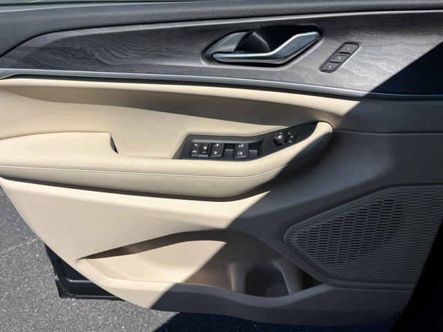 new 2025 Jeep Grand Cherokee car, priced at $50,541
