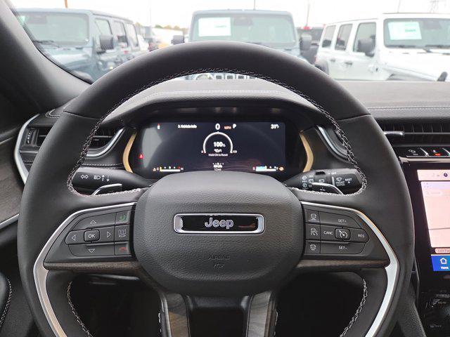 new 2025 Jeep Grand Cherokee car, priced at $47,999