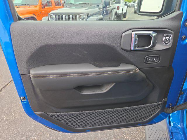 new 2025 Jeep Gladiator car, priced at $45,999