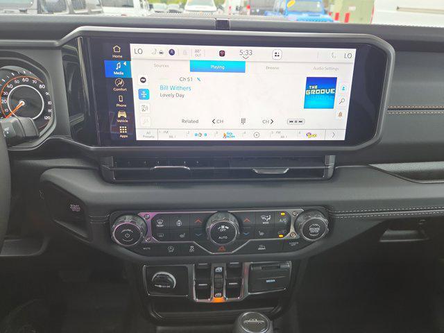 new 2025 Jeep Gladiator car, priced at $45,999
