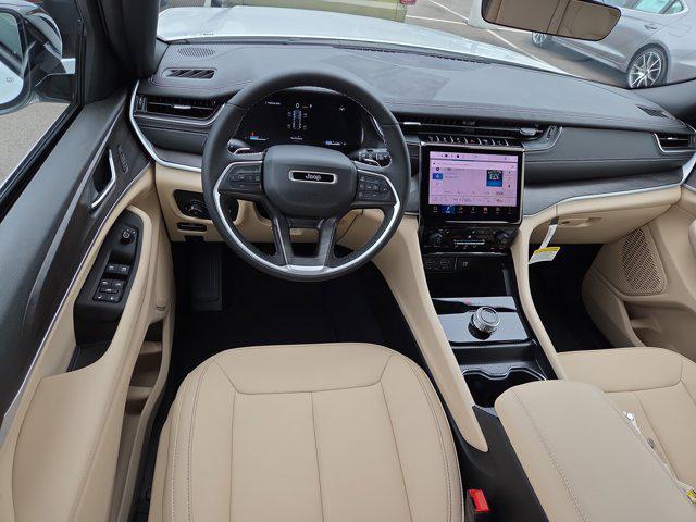 new 2025 Jeep Grand Cherokee car, priced at $41,999