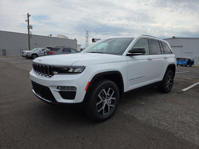 new 2025 Jeep Grand Cherokee car, priced at $43,665