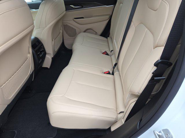 new 2025 Jeep Grand Cherokee car, priced at $41,999