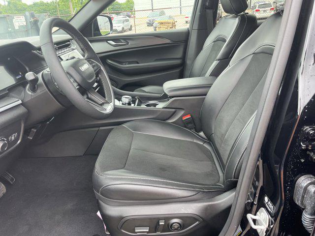 used 2025 Jeep Grand Cherokee car, priced at $36,816