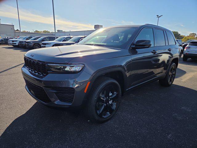 new 2025 Jeep Grand Cherokee car, priced at $42,625