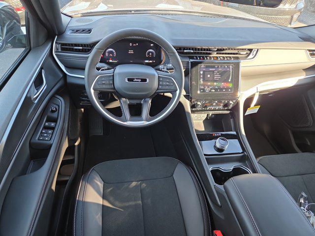 new 2025 Jeep Grand Cherokee car, priced at $39,999