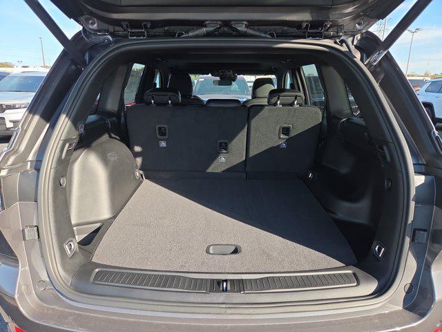 new 2025 Jeep Grand Cherokee car, priced at $39,999