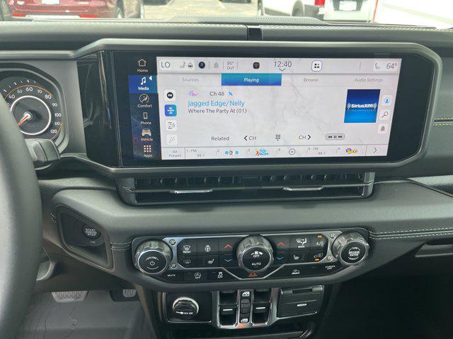 new 2025 Jeep Gladiator car, priced at $45,882
