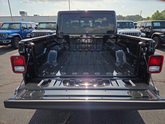 new 2025 Jeep Gladiator car, priced at $46,605