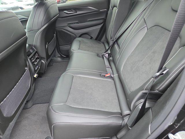 new 2025 Jeep Grand Cherokee car, priced at $49,370