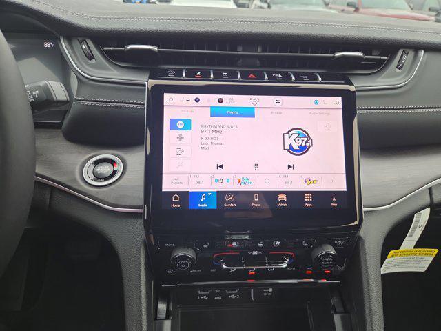 new 2025 Jeep Grand Cherokee car, priced at $49,660