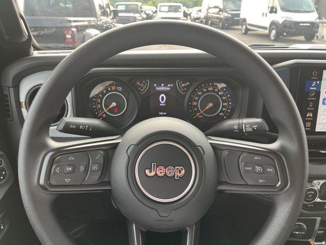 new 2025 Jeep Gladiator car, priced at $41,480