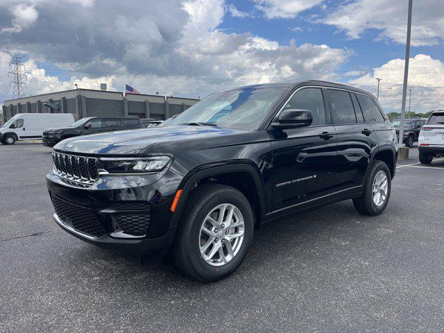 new 2025 Jeep Grand Cherokee car, priced at $40,098