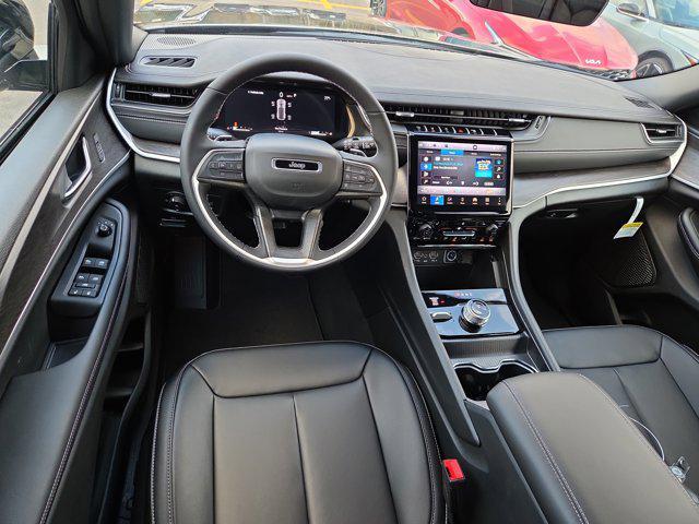 new 2025 Jeep Grand Cherokee car, priced at $47,999
