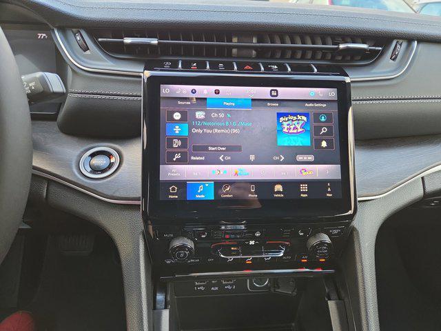 new 2025 Jeep Grand Cherokee car, priced at $47,999