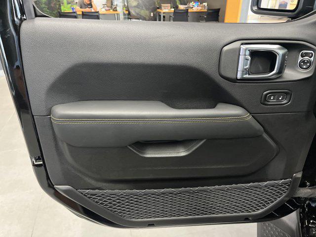 new 2025 Jeep Gladiator car, priced at $48,182