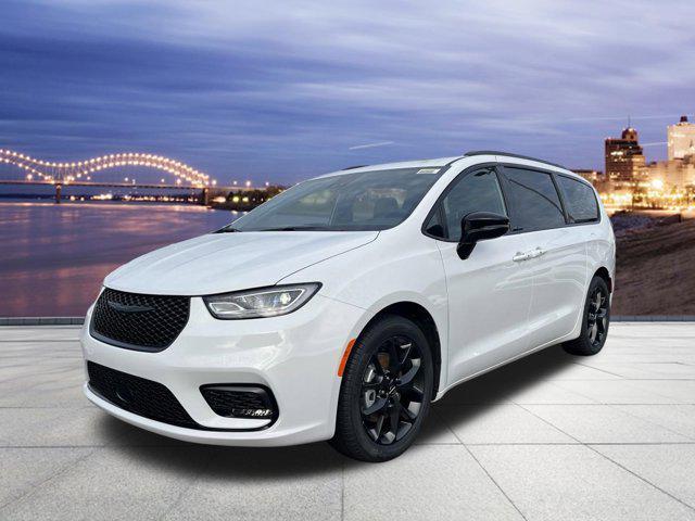 new 2024 Chrysler Pacifica car, priced at $44,735
