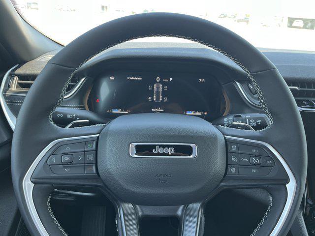 new 2025 Jeep Grand Cherokee car, priced at $40,098