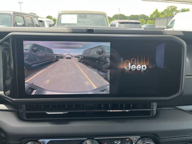 new 2025 Jeep Gladiator car, priced at $45,882