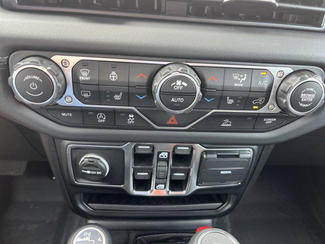 new 2025 Jeep Gladiator car, priced at $45,882