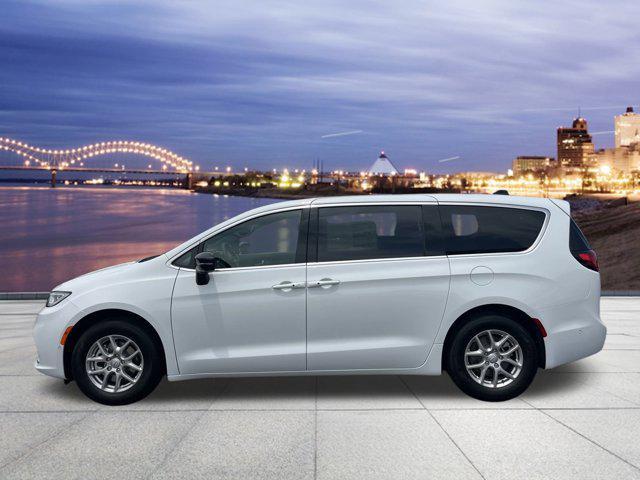 new 2025 Chrysler Pacifica car, priced at $45,370