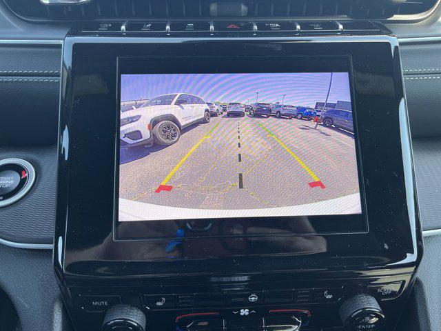 new 2025 Jeep Grand Cherokee car, priced at $40,325